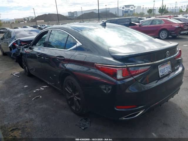 Lexus ES VII Рестайлинг 300h 2.5hyb CVT