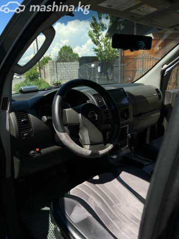 Nissan Pathfinder III 4.0 AT 4WD