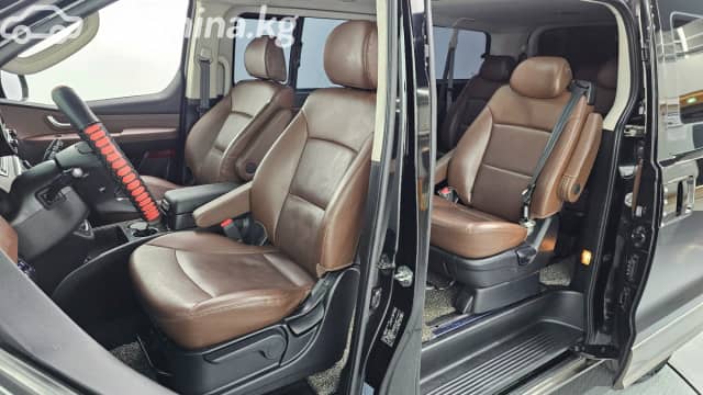 Hyundai Starex (H-1) II Рестайлинг 2 2.5d AT 4WD