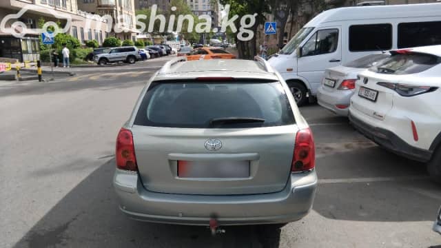 Toyota Avensis II 1.8 MT