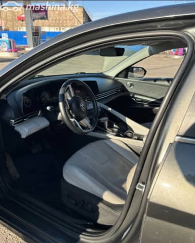 Hyundai Avante VII 1.6 AT