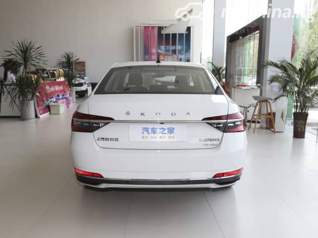 Skoda Superb III 1.4 AT