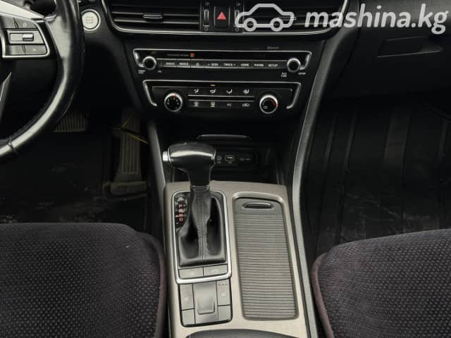 Kia K5 II 2.0 AT