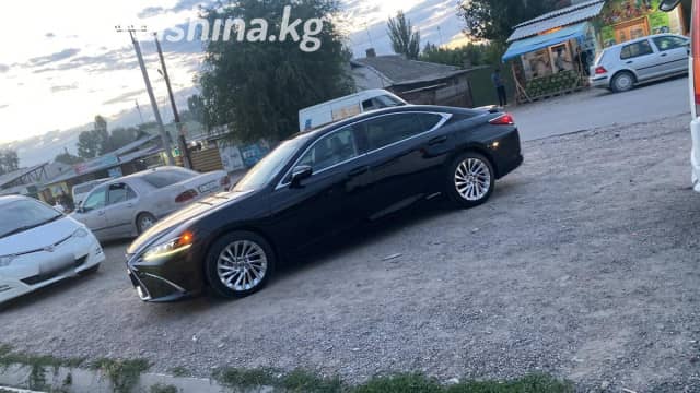 Lexus ES VII 300h 2.5hyb CVT