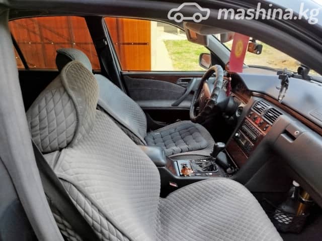 Mercedes-Benz E-Класс II (W210, S210) Рестайлинг 240 2.6 MT