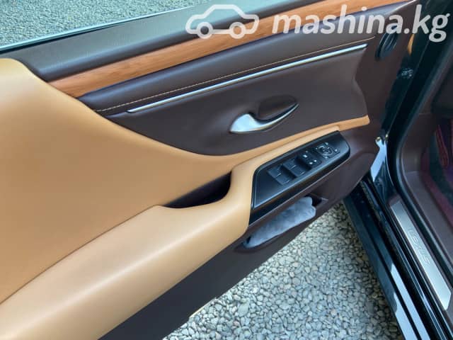 Lexus ES VII 300h 2.5hyb CVT