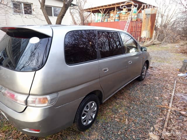 Toyota Gaia 2.0 AT