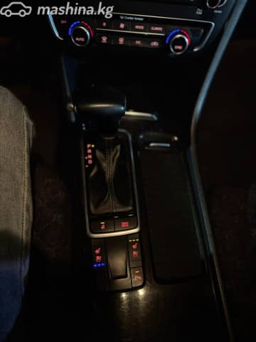 Kia K5 II 2.0 AT