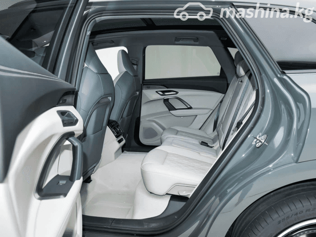 Audi Q5 III 40 TFSI 2.0 AMT 4WD