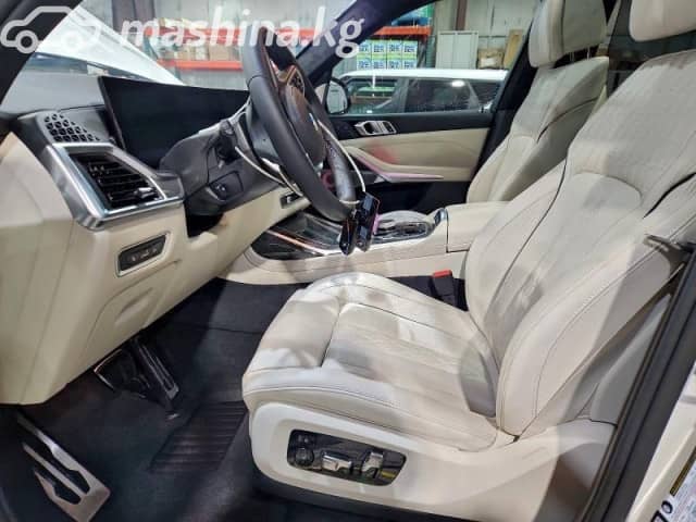 BMW X7 I (G07) Рестайлинг M60i 4.4 AT 4WD