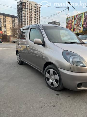 Toyota FunCargo 1.3 AT