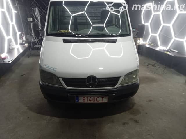 Mercedes-Benz Бортовой (4х2)