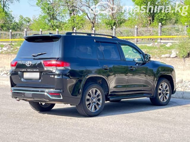 Toyota Land Cruiser 200 Series 4.5d AT 4WD