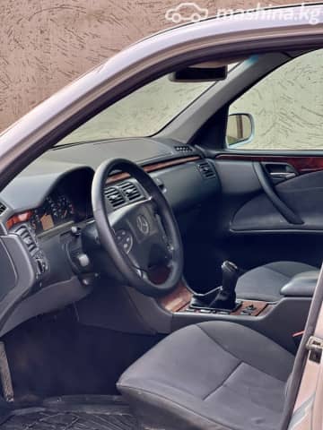 Mercedes-Benz E-Класс II (W210, S210) Рестайлинг 200 2.0 MT