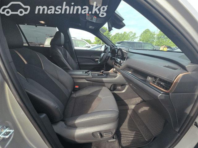 Toyota Grand Highlander 2.5hyb CVT 4WD