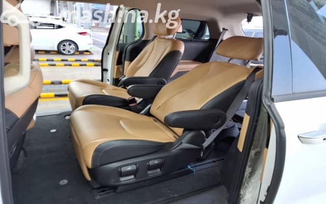 Kia Carnival IV 2.2d AT