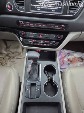 Kia Carnival III 2.2d AT