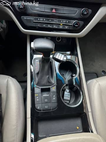 Kia Carnival III 2.2d AT