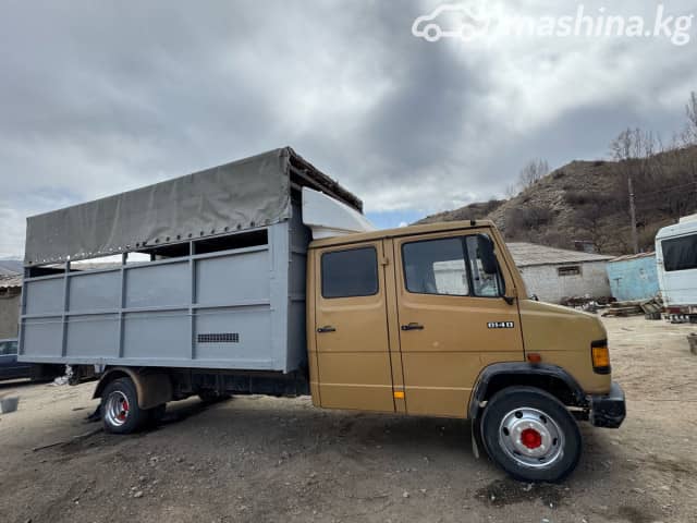 Mercedes-Benz 814