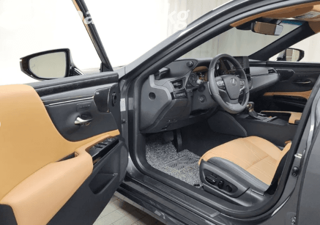 Lexus ES VII Рестайлинг 300h 2.5hyb CVT