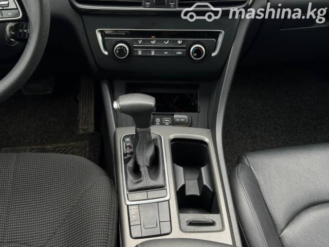Kia K5 II 2.0 AT