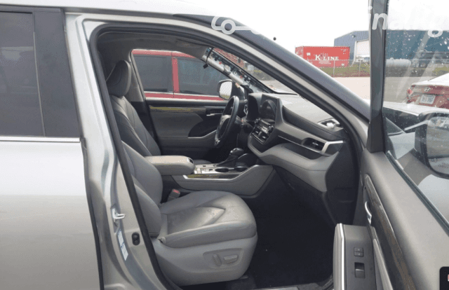 Toyota Highlander IV (U70) 2.5hyb AT 4WD