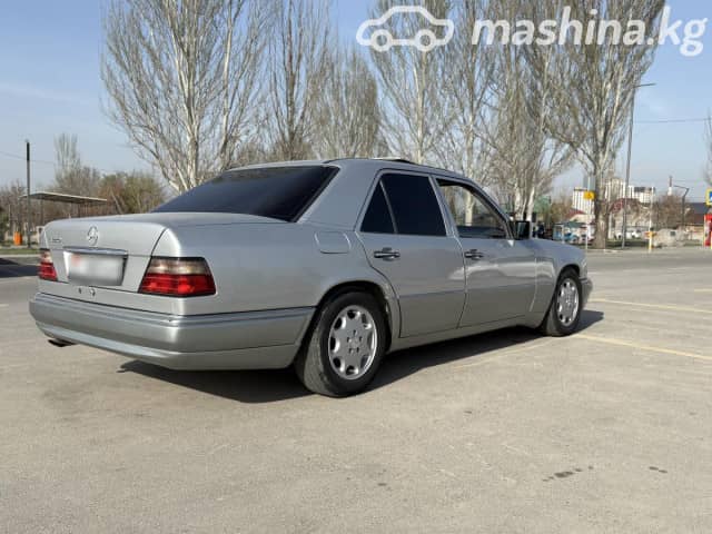 Mercedes-Benz E-Класс I (W124) 220 2.2 MT