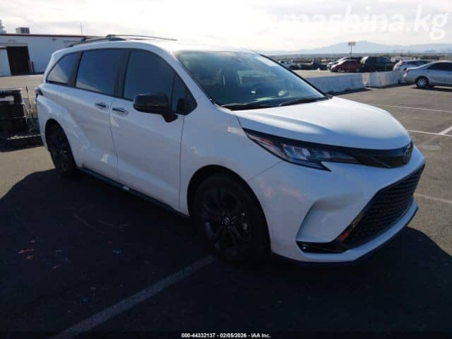 Toyota Sienna IV 2.5hyb AT 4WD