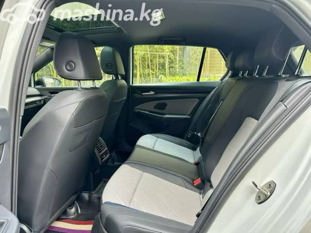 Volkswagen Golf VIII Рестайлинг 1.5 AMT