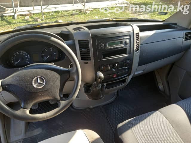 Mercedes-Benz Бортовой (4х2)