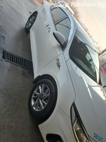 Kia K5 II 2.0 AT