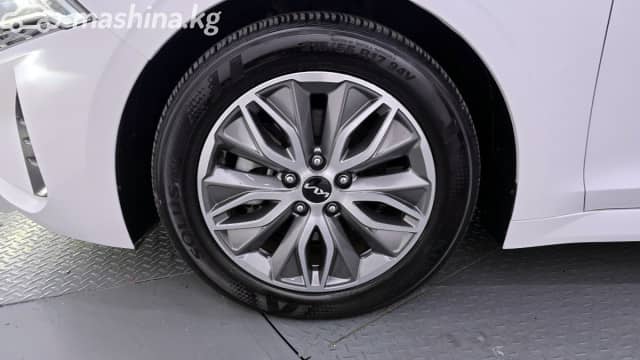 Kia K5 III 2.0hyb AT