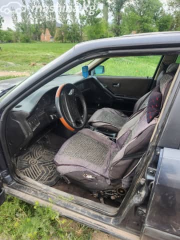Audi 80 IV (B3) 1.8 MT