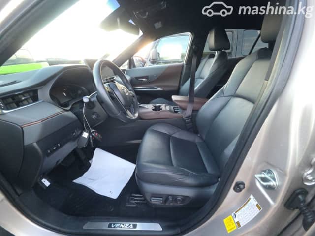Toyota Venza II 2.5hyb CVT 4WD