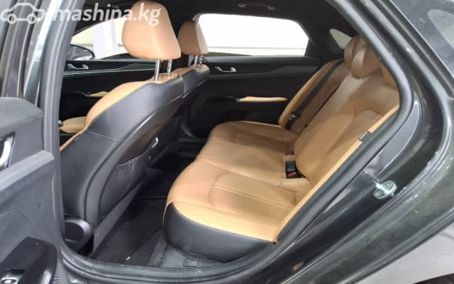 Kia K5 III 2.0 AT