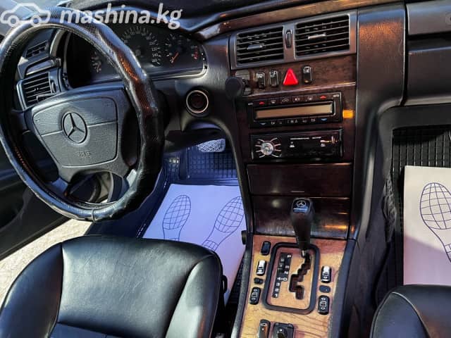Mercedes-Benz E-Класс II (W210, S210) 320 3.2 AT