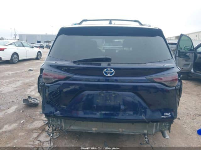 Toyota Sienna IV 2.5hyb AT 4WD