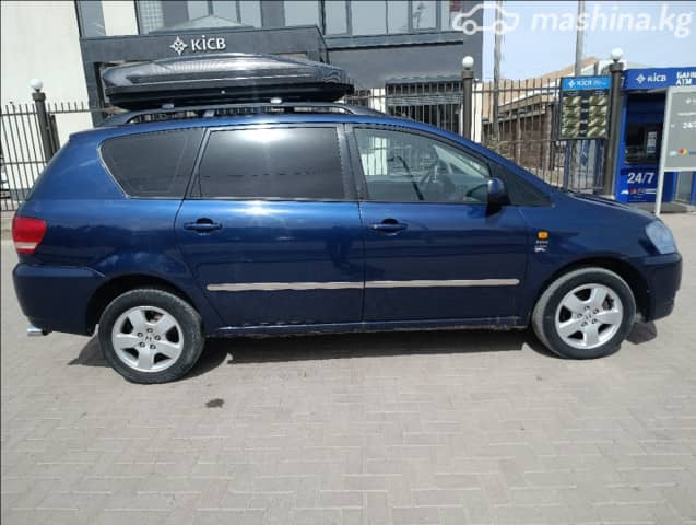 Toyota Avensis Verso 2.0 MT