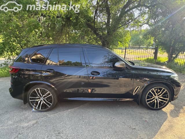 BMW X5 IV (G05/G18) M50i 4.4 AT 4WD