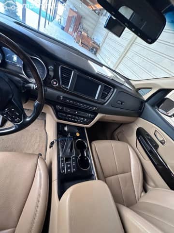 Kia Carnival III 2.2d AT