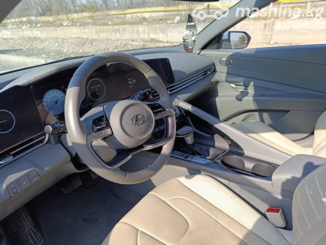Hyundai Avante VII 1.6 CVT