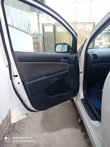 Toyota Wish I Рестайлинг 2.0 CVT