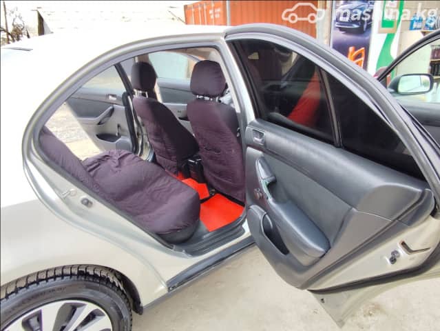 Toyota Avensis II 1.8 MT
