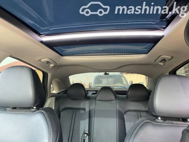 Kia K5 III LPi 2.0 AT