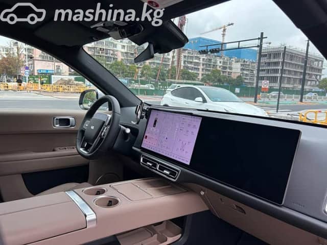 LiXiang L6 1.5hyb AT 4WD