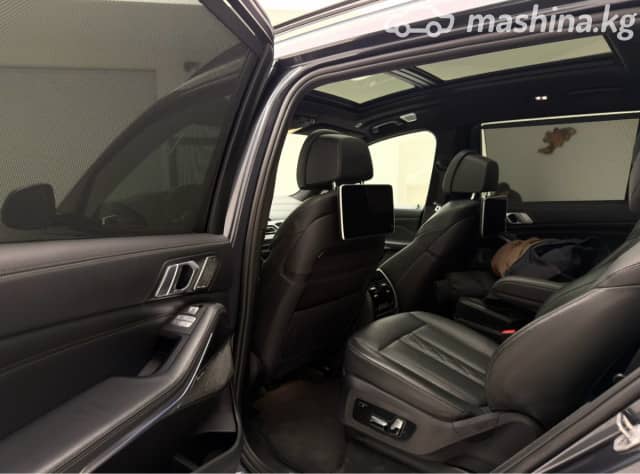 BMW X7 I (G07) 50i 4.4 AT 4WD