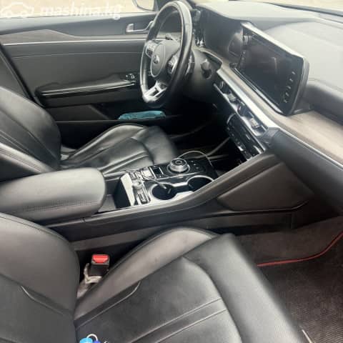 Kia K5 III 2.0 AT