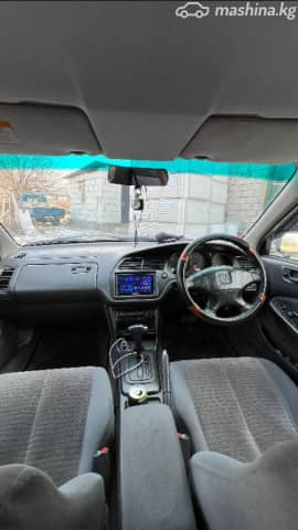 Honda Accord VI 1.8 AT