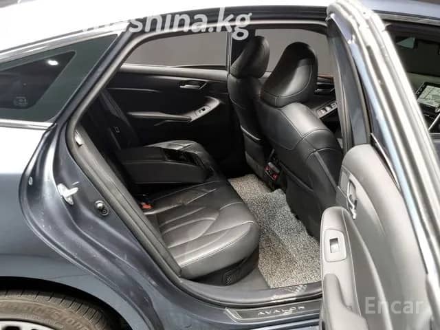 Toyota Avalon V 2.5hyb CVT