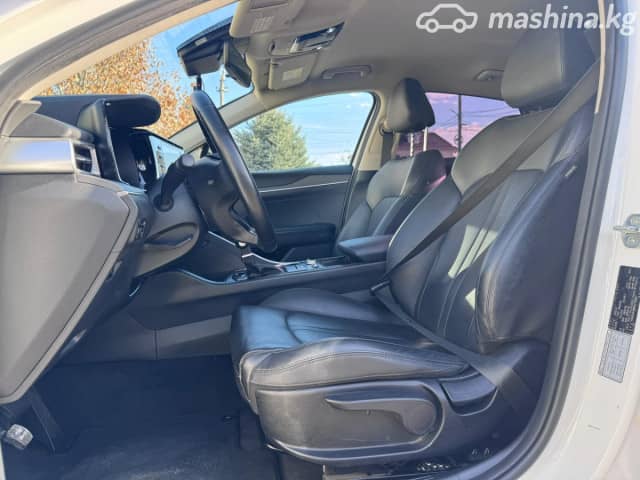 Kia K5 III LPi 2.0 AT